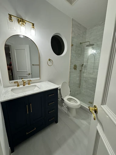 Contemporary Guest Bath - GPS Remodeling bathroom project in Boca Raton